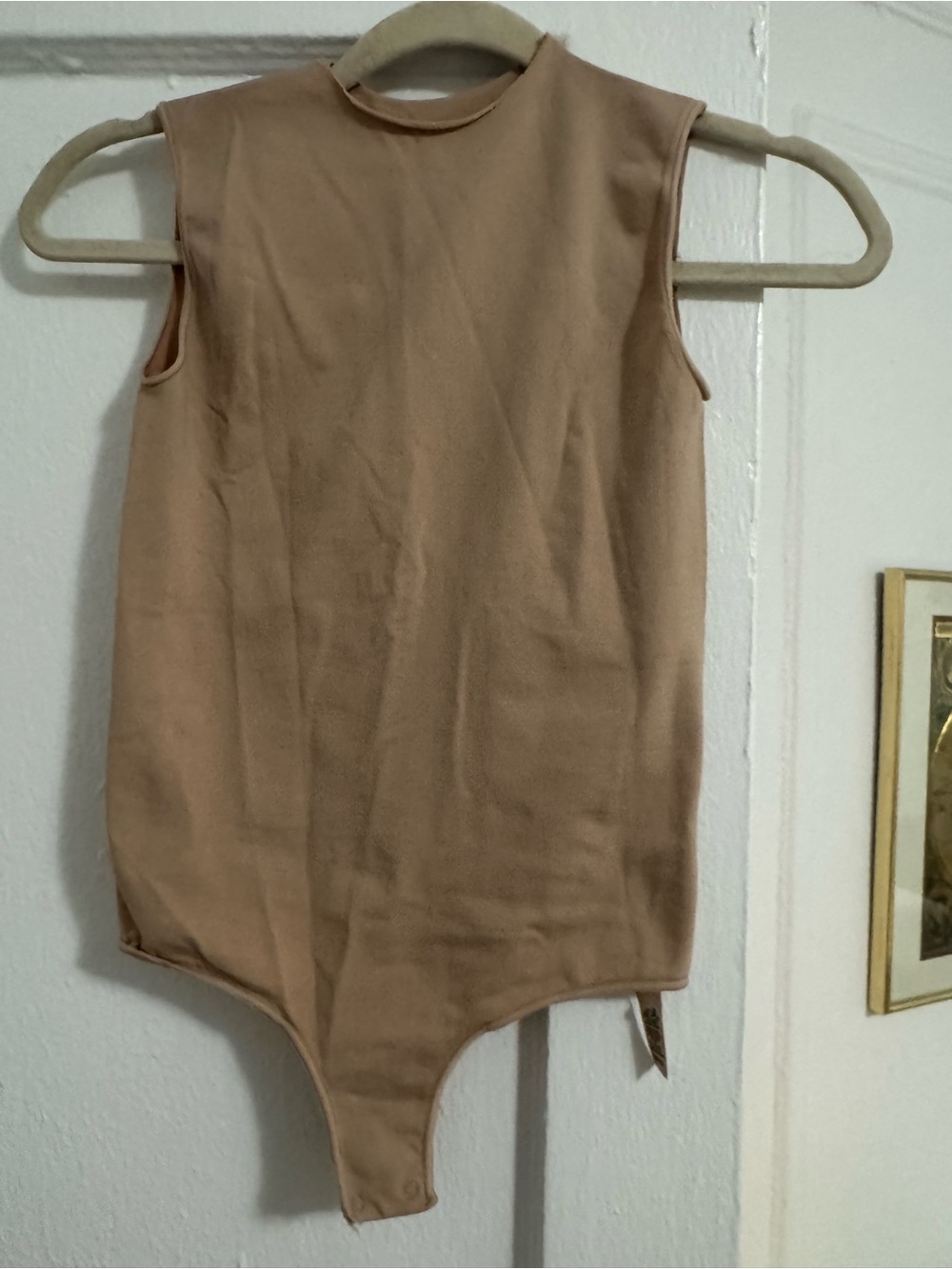 SKIMS Essential Bodysuit Sandstone